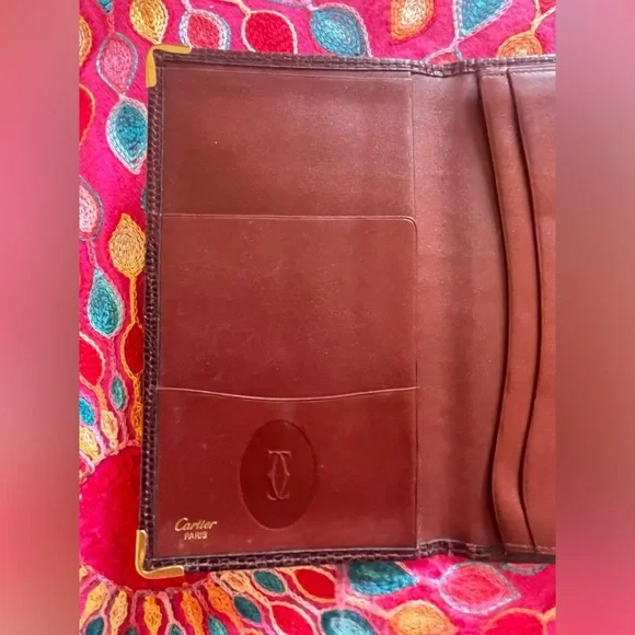 Beautiful Cartier Bordeaux burgundy leather wallet with gold hardware. EUC 7x4” - Picture 9 of 11
